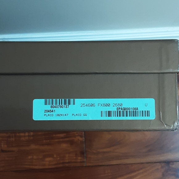 AUTHENTIC GUCCI GG GUCCISSIMA LOGO WOOL / CASHMERE FRINGED BLANKET - Picture 11 of 11